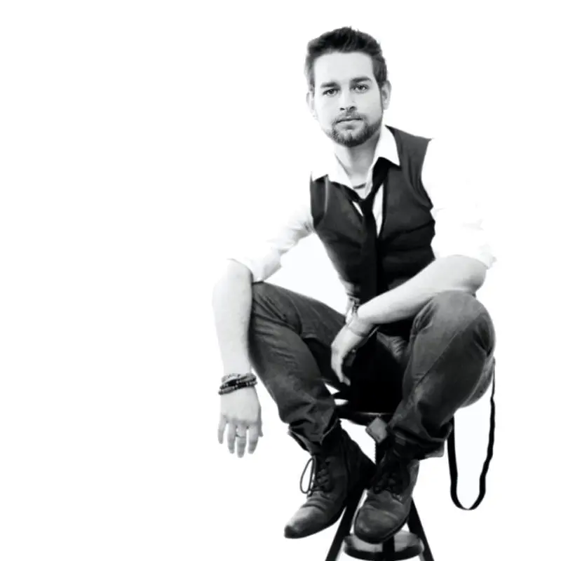 Studio 1 Vinnie White - Director Rnine Creative